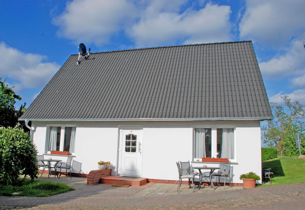 Ferienwohnungen Im Haus Am Deich Middelhagen Exteriér fotografie